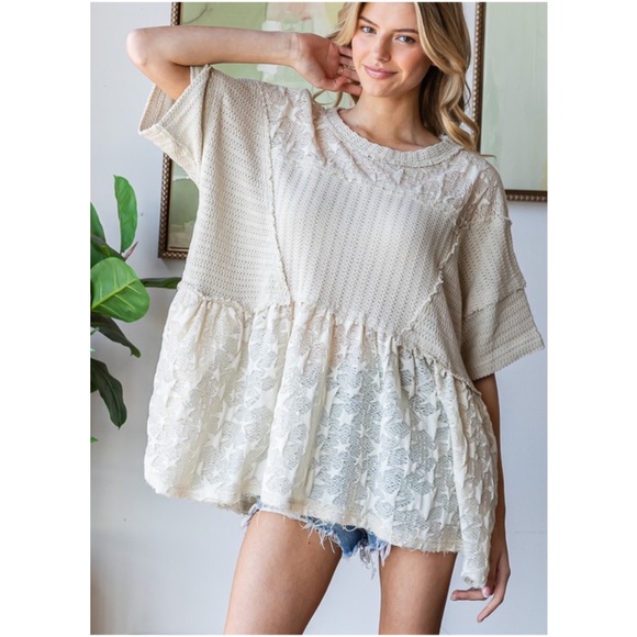 Oli & Hali Cream Star Jacquard Pockets Loose Fit Short Sleeve Top - Picture 5 of 6